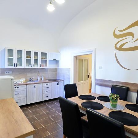 Foter Apartman Eger Eksteriør billede